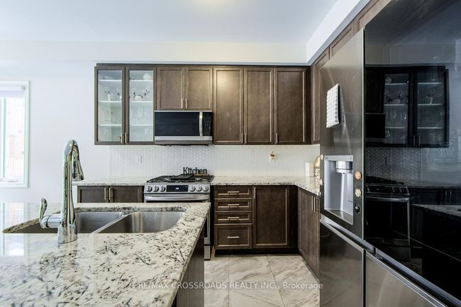 2 Hough Lane, House attached with 3 bedrooms, 3 bathrooms and 1 parking in Ajax ON | Image 15