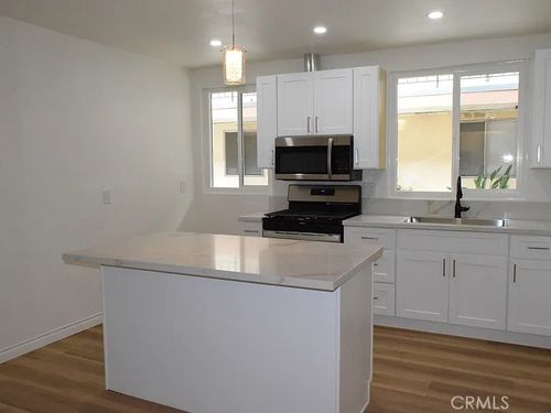 12-1148 W Civic Center Dr, Santa Ana, CA, 92703-2246 | Card Image