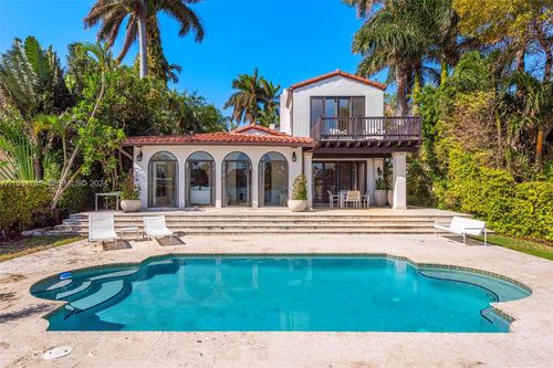 527 E Dilido Dr, Miami Beach, FL, 33139-1235 | Card Image