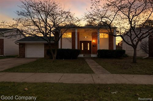 131 S Christine, Westland, MI, 48186-4334 | Card Image