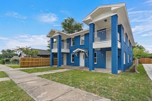 1016 E Arlington Ave, Fort Worth, TX, 76104-6068 | Card Image