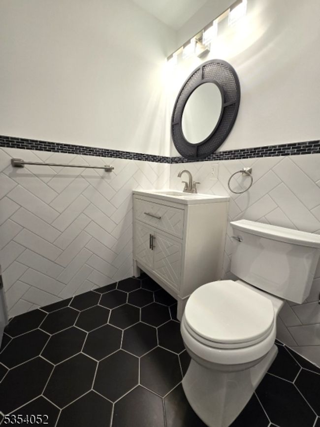 90 Seaview Ave, Home with 6 bedrooms, 4 bathrooms and null parking in Jersey City NJ | Image 42
