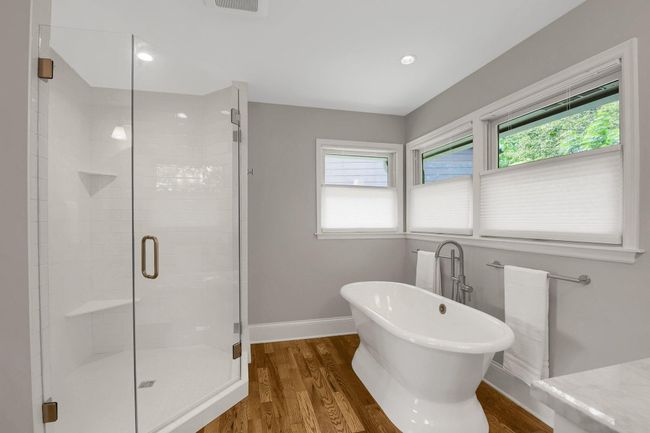 Walk-in Shower | Image 21
