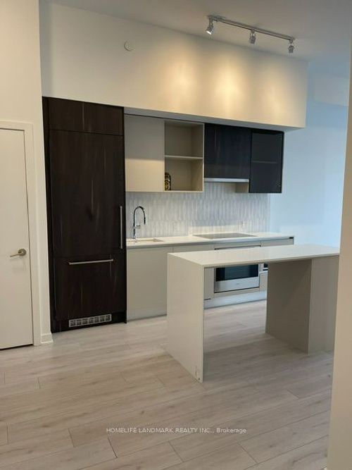395 Dundas St W, Oakville, ON, L6M5R8 | Card Image