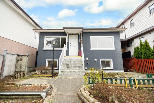 2168 Renfrew St, Vancouver, BC, V5M3J5 | Card Image