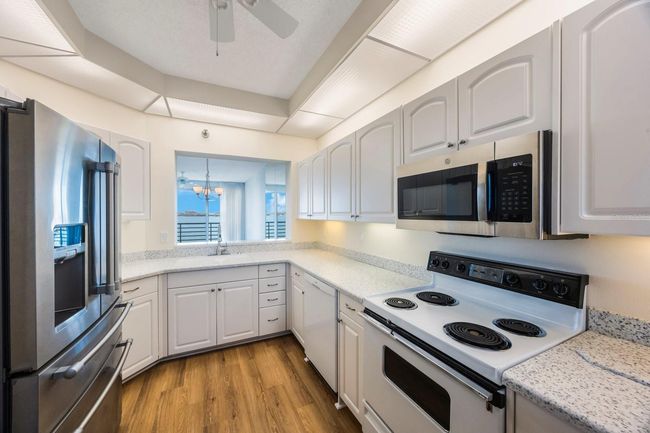 Kitchen | Image 8