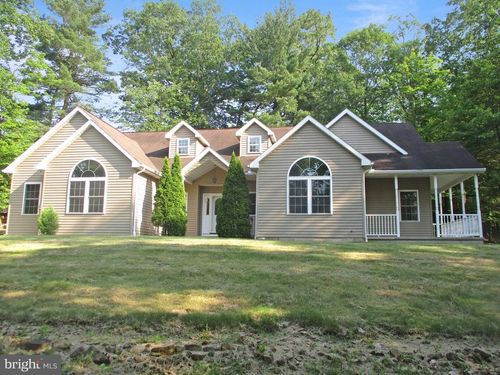 93 Comanche Dr, AUBURN, PA, 17922-9537 | Card Image
