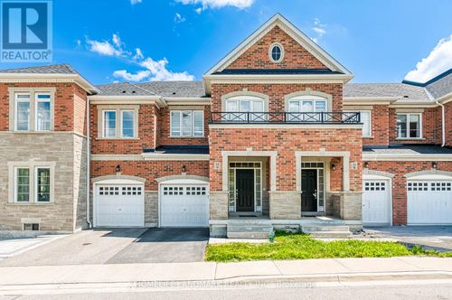 33 Thornapple Lane, Richmond Hill (Oak Ridges Lake Wilcox), ON, L4E1E7 | Card Image