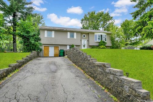 5 Rowell Ln, Wappingers Falls, NY, 12590-4709 | Card Image