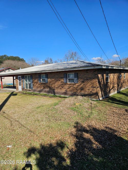 719 Lillian St, New Iberia, LA, 70560-7032 | Card Image