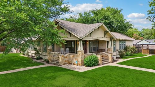 804 Howard St, Taylor, TX, 76574-2500 | Card Image