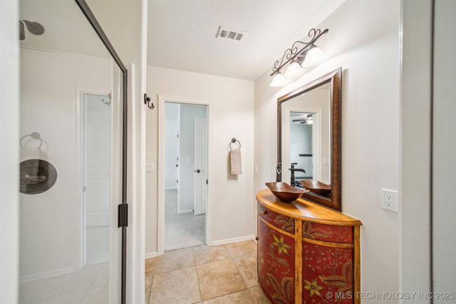 6922 Hackberry Rdg, House other with 5 bedrooms, 5 bathrooms and null parking in Owasso OK | Image 54