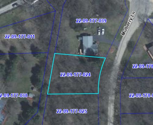 209 Mulberry Ln, Dixon, IL, 61021-8989 | Card Image