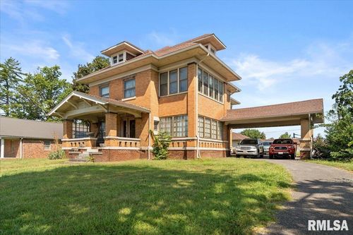 216 W Poplar St, Harrisburg, IL, 62946-1422 | Card Image