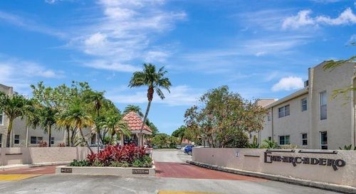 f34-5222 Ne 6th Ave, Oakland Park, FL, 33334-3358 | Card Image