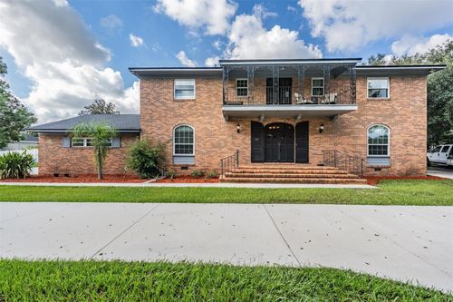 811 Fairlington Dr, Lakeland, FL, 33813-1233 | Card Image