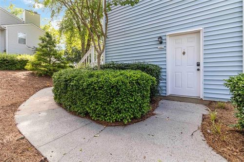 1005 Glenleaf Dr, Peachtree Corners, GA, 30092-6142 | Card Image