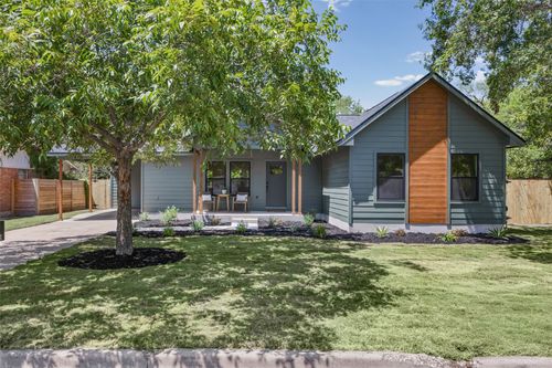 705 Campbell St, Lockhart, TX, 78644-2503 | Card Image