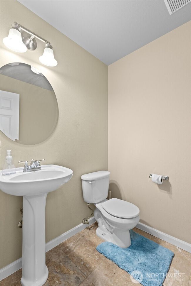 6974 Prism St Se, House other with 5 bedrooms, 3 bathrooms and 2 parking in Lacey WA | Image 12