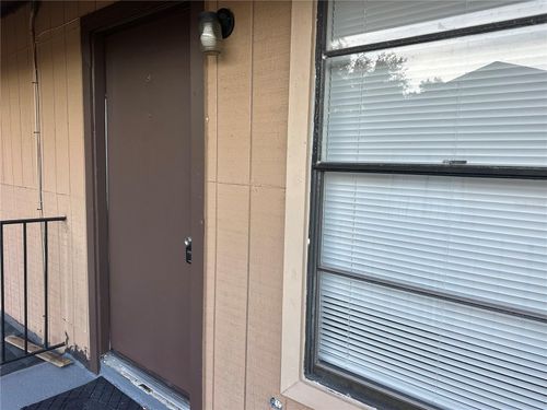 c-8428 Camden Street, TAMPA, FL, 33614 | Card Image