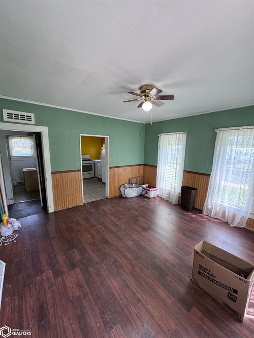 215 E Ames St, Russell, IA, 50238-1040 | Card Image