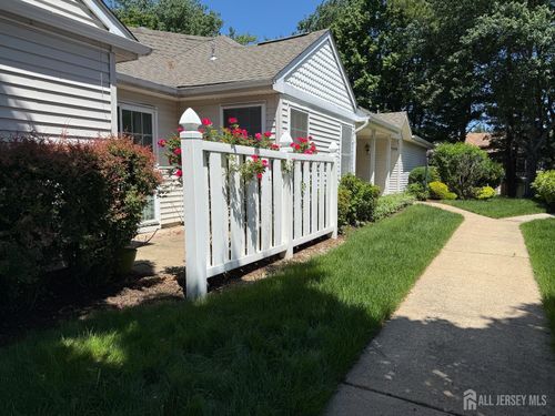 306 Kinglet Dr, Monroe, NJ, 08831-5529 | Card Image