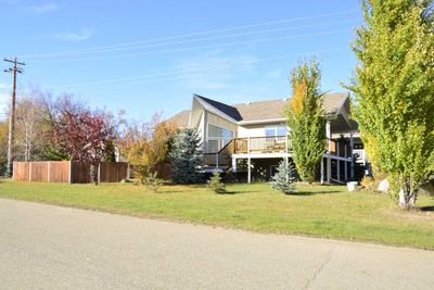 10422 90 St, House detached with 4 bedrooms, 2 bathrooms and 4 parking in Peace River AB | Image 2