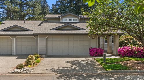 6614 113th Pl Se, Bellevue, WA, 98006-6428 | Card Image