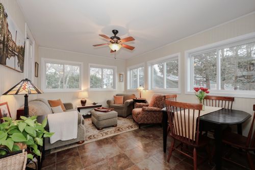 749 Maple St, Manchester, NH, 03104-3209 | Card Image