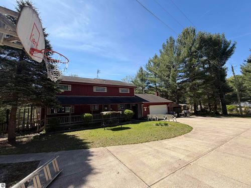 10477 Black Bear Rd Ne, Kalkaska, MI, 49646-9790 | Card Image
