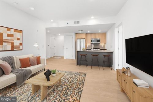 apt-605-2000 Dreer St, PHILADELPHIA, PA, 19125-1590 | Card Image