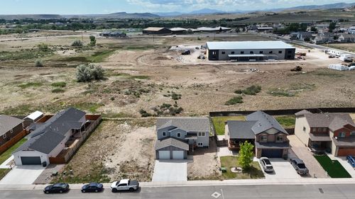 905 Flicker St, Douglas, WY, 82633-2500 | Card Image