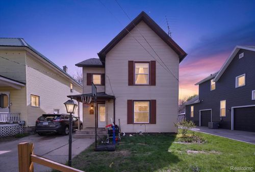 412 N Hickory St, Owosso, MI, 48867-2326 | Card Image