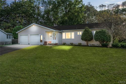 7388 Palmcrest Rd, Syracuse, NY, 13212-3363 | Card Image