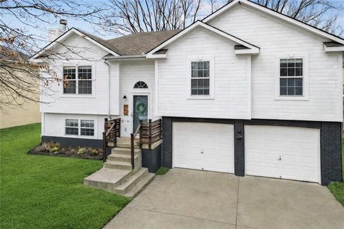 404 Nw Orion Dr, Grain Valley, MO, 64029-7710 | Card Image