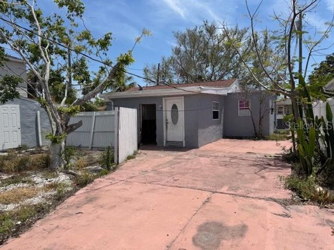 310 79 Th Ave, Home with 6 bedrooms, 4 bathrooms and null parking in ST PETE BEACH FL | Image 5