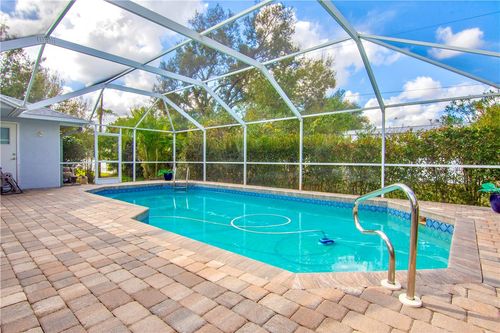 445 45th Ave, Vero Beach, FL, 32968-1842 | Card Image
