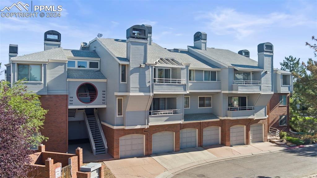 Acapulco Ct, Colorado Springs, CO 80910