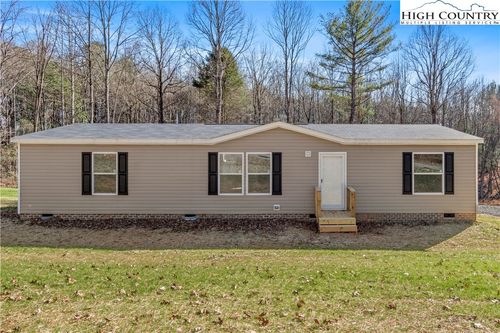 251 Center Ln, Thurmond, NC, 28683-9688 | Card Image