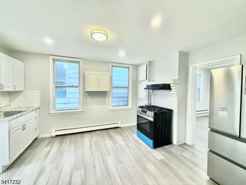 46 Hawkins St, Newark, NJ, 07105-4970 | Card Image