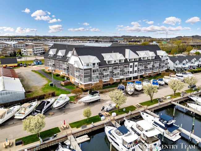 15 - 917 W Savidge St, Condo with 2 bedrooms, 2 bathrooms and null parking in Spring Lake MI | Image 45
