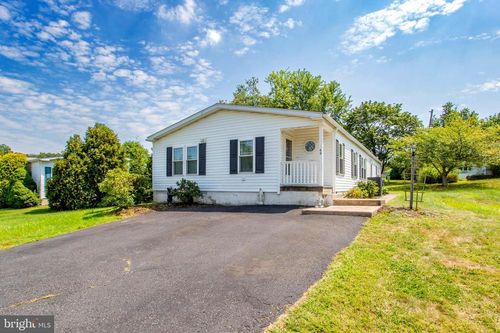69 Mapleleaf Dr, SELLERSVILLE, PA, 18960-2865 | Card Image
