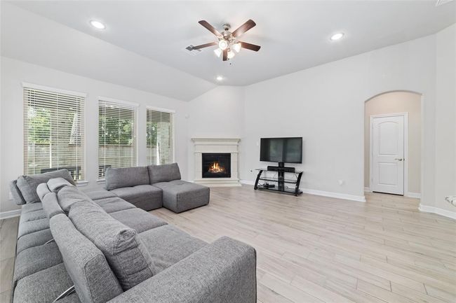 3324 Hickory Leaf Trl, House other with 4 bedrooms, 3 bathrooms and 2 parking in Conroe TX | Image 9