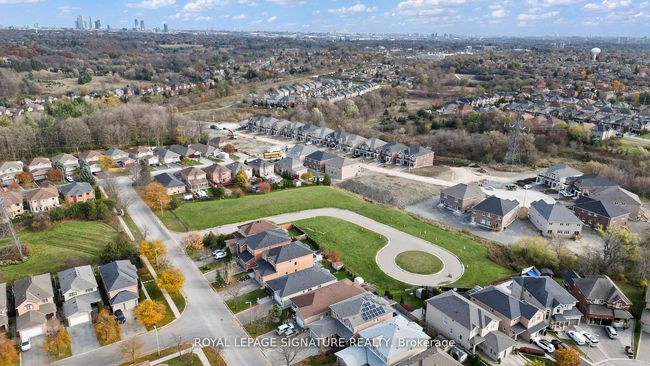 22 Izzy Crt, Home with 0 bedrooms, 0 bathrooms and null parking in Vaughan ON | Image 6