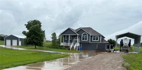 16963 Auburn Ct, Bonner Springs, KS, 66012-7107 | Card Image
