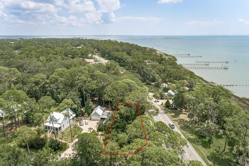 103 Bay Colony Way, Apalachicola, FL, 32320-1815 | Card Image