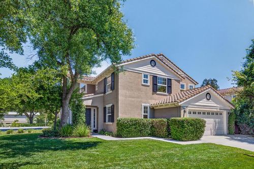 19138 Chinook Ct, Morgan Hill, CA, 95037-9049 | Card Image