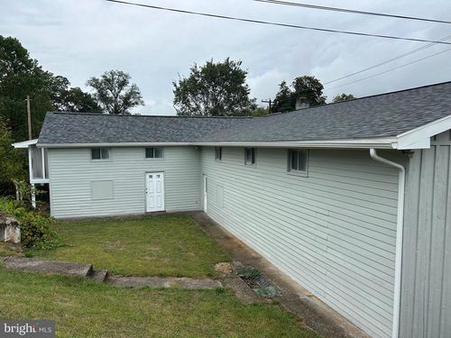 424 E Cherry Ln, BELLEFONTE, PA, 16823-1917 | Card Image