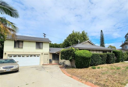 17530 Chestnut St, Fountain Valley, CA, 92708-4512 | Card Image