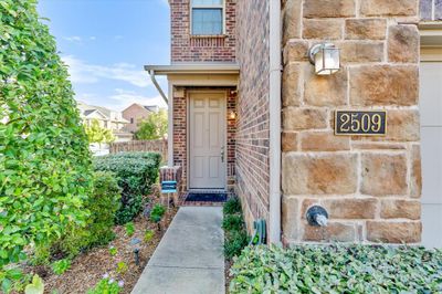 2509 Jackson Drive, Townhouse with 3 bedrooms, 2 bathrooms and null parking in Lewisville TX | Image 3